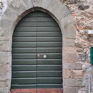 A , Fosdinovo Italia