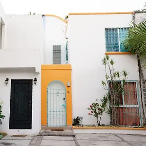 lovely-house-near-the-beach.quintano-roohotels.com/